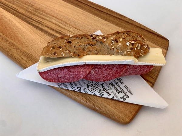 BROODJE BRIE-SALAMI